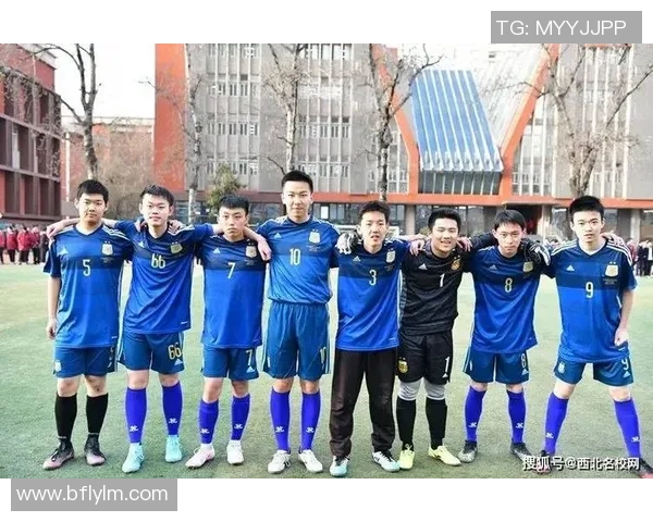 大巴压足球事件引发的社会反思与体育精神的再探讨